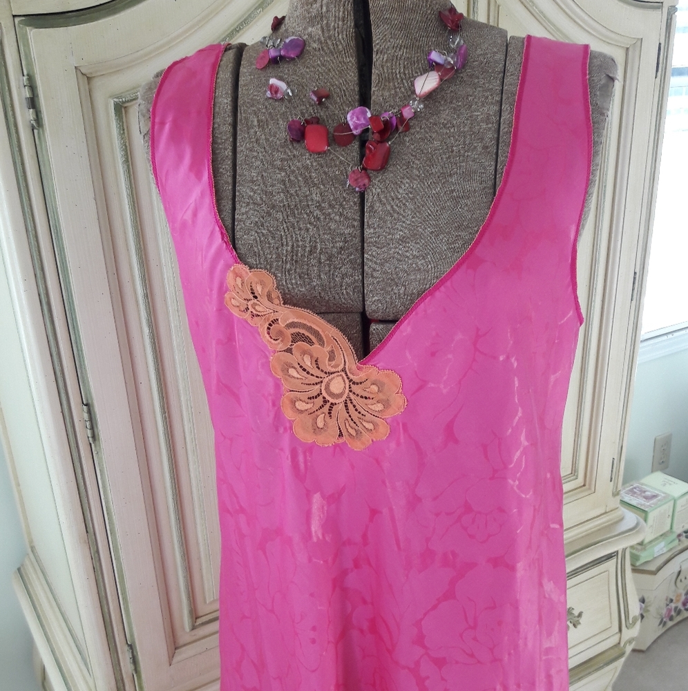 VTG "FERNANDO SQUETTE" HOT PINK MAXI LOUNGEWEAR!